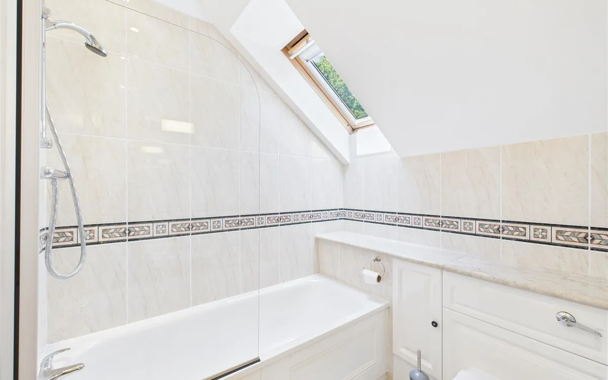 Bonne nuit st john 34051631 cam05512 g0 pr0007 still016