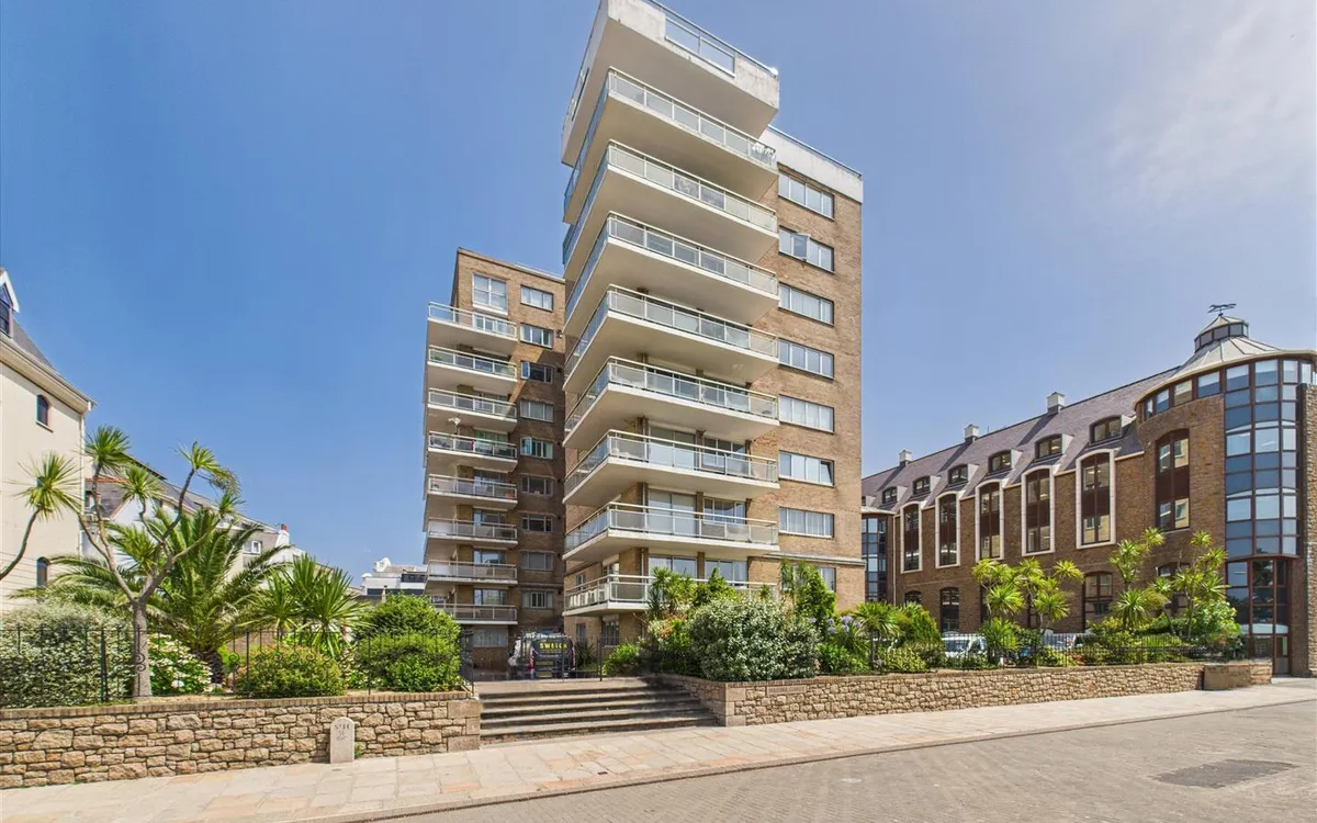 Esplanade st helier 34067100 cam05512 g0 pr0012 still018