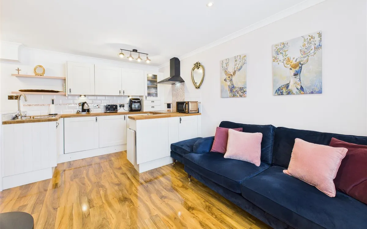 Esplanade st helier 34067100 cam05512 g0 pr0012 still006