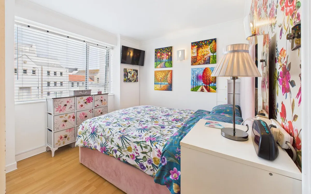 Esplanade st helier 34067100 cam05512 g0 pr0012 still008