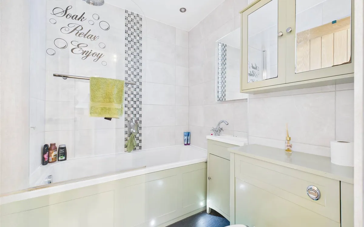 Esplanade st helier 34067100 cam05512 g0 pr0012 still013