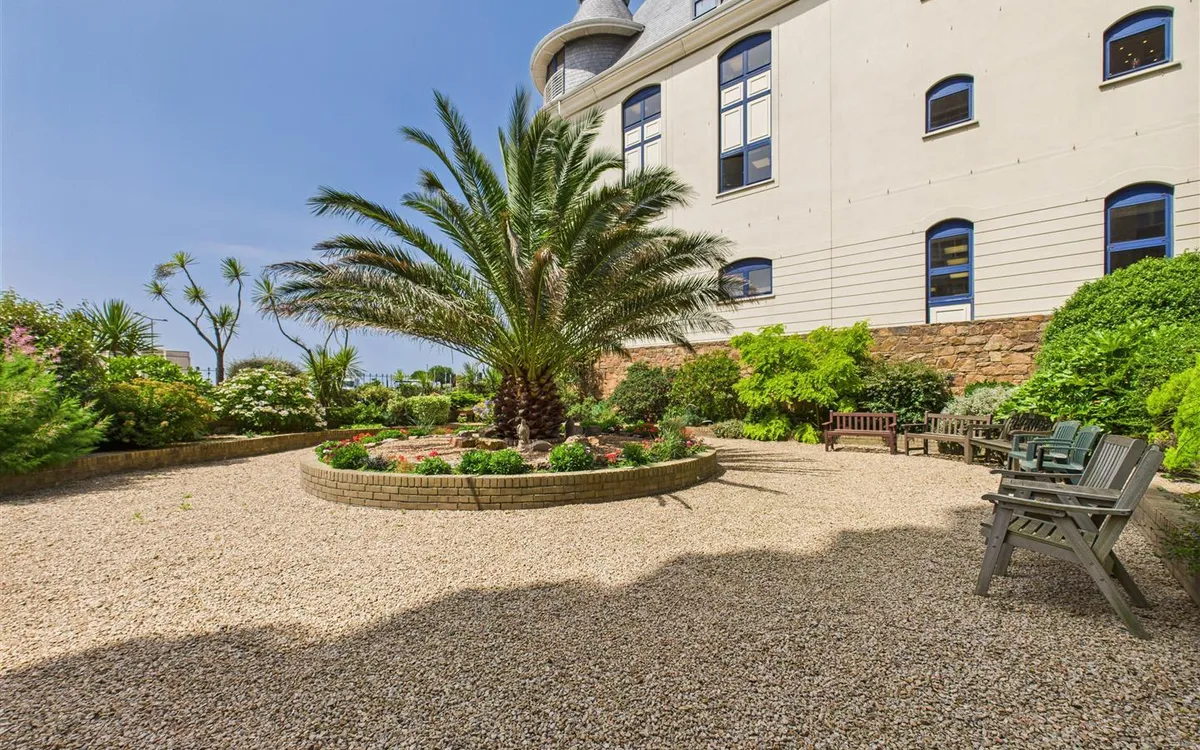 Esplanade st helier 34067100 cam05512 g0 pr0012 still016