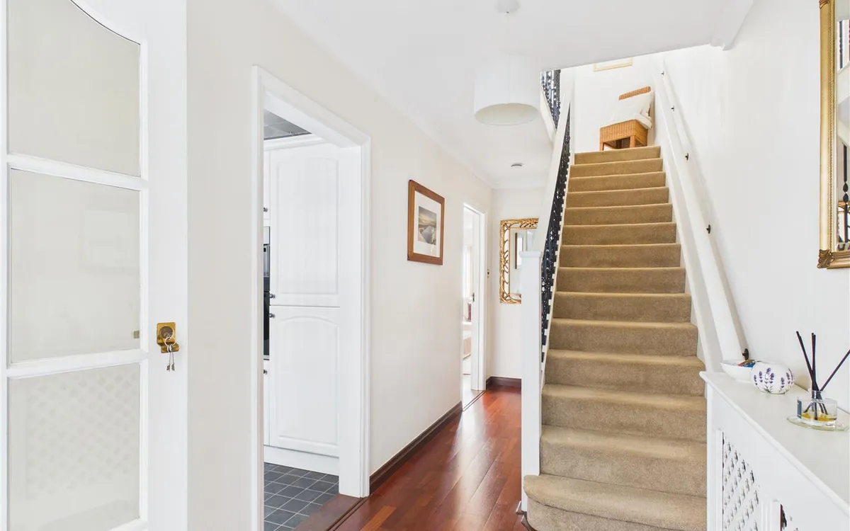 Mont millais st helier 34529839 cam05512 g0 pr0042 still002