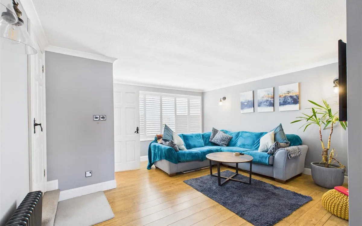 Quennevais park 34543937 cam05512 g0 pr0020 still009