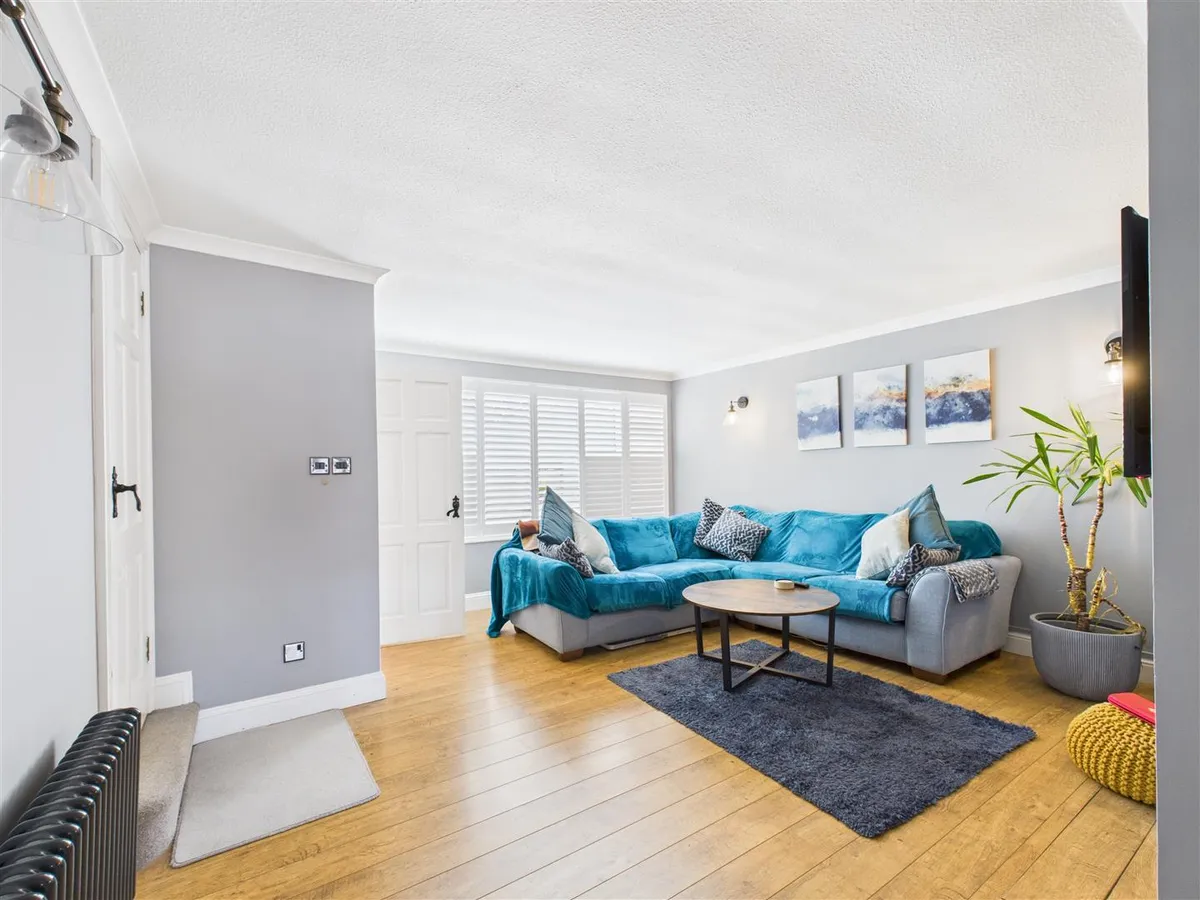 Quennevais park 34543937 cam05512 g0 pr0020 still009