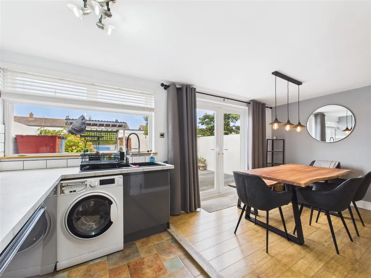 Quennevais park 34543937 cam05512 g0 pr0020 still004