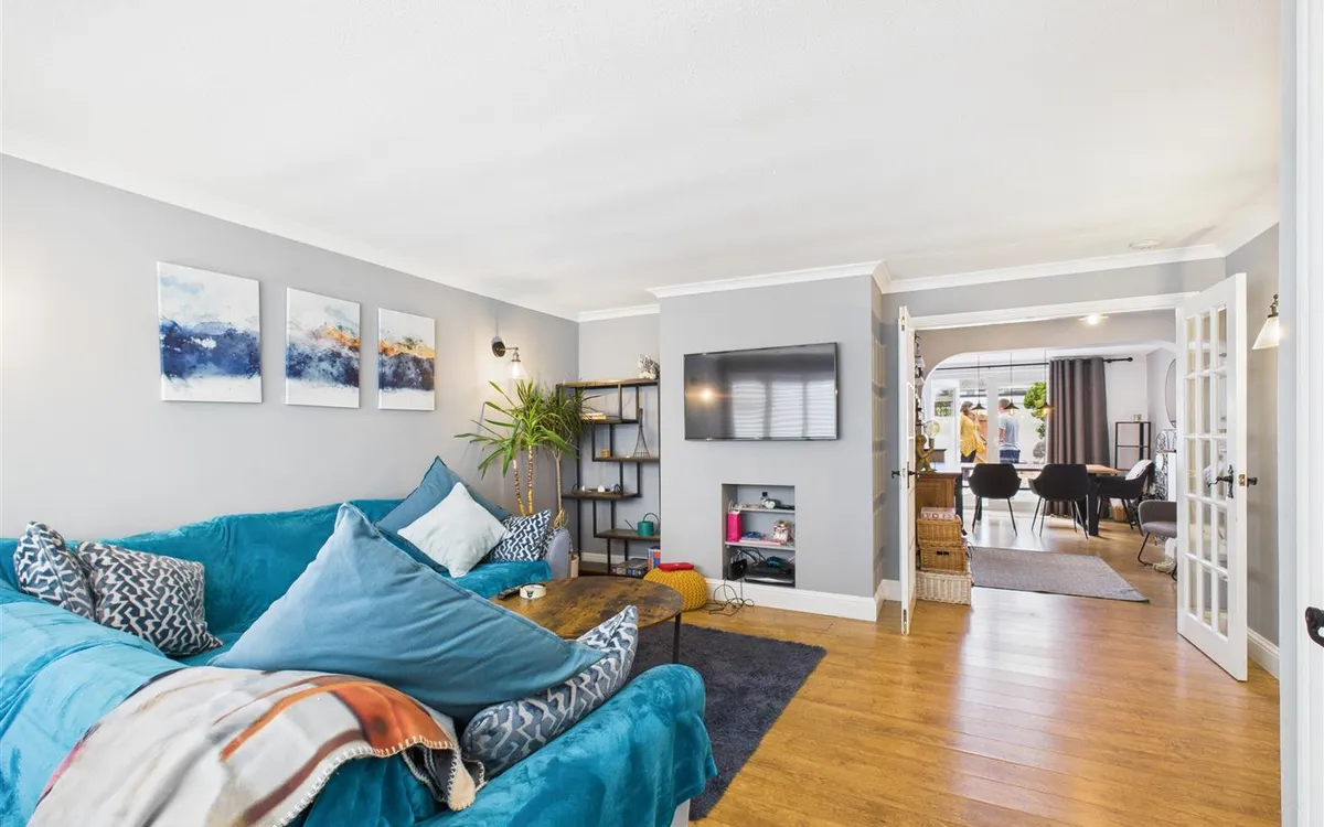 Quennevais park 34543937 cam05512 g0 pr0020 still001