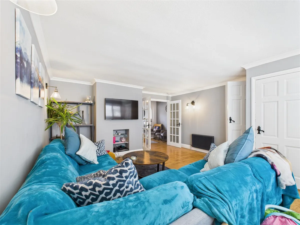 Quennevais park 34543937 cam05512 g0 pr0020 still002