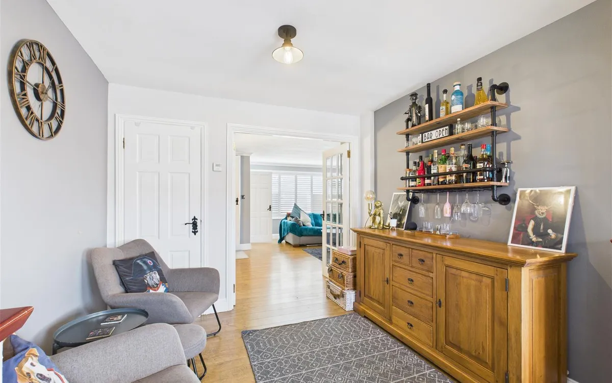 Quennevais park 34543937 cam05512 g0 pr0020 still007