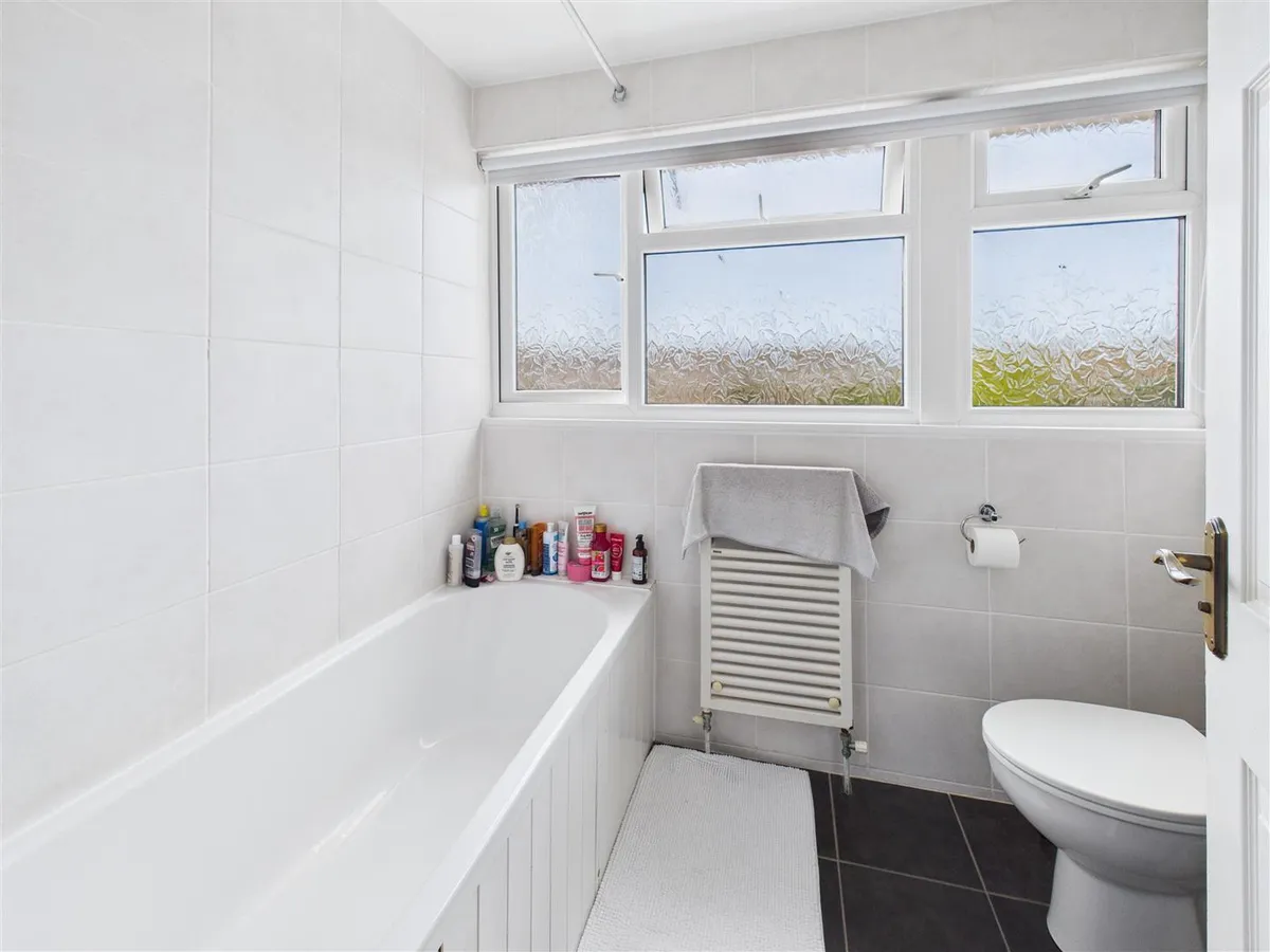 Quennevais park 34543937 cam05512 g0 pr0020 still014