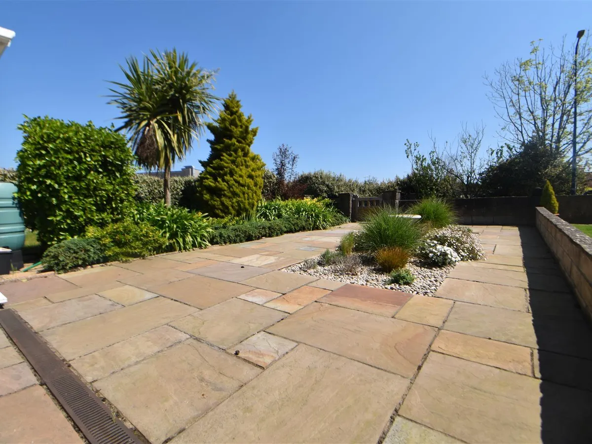 Quennevais park 34543937 dsc 1012