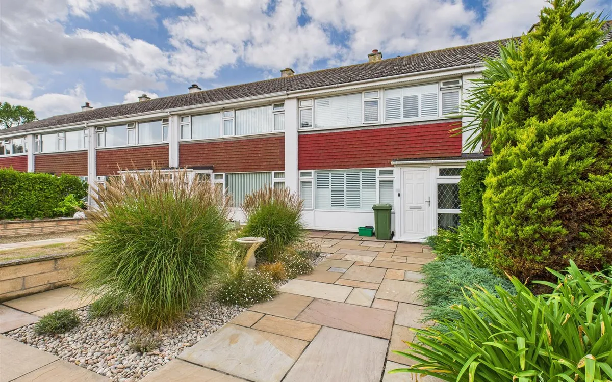 Quennevais park 34543937 cam05512 g0 pr0020 still015