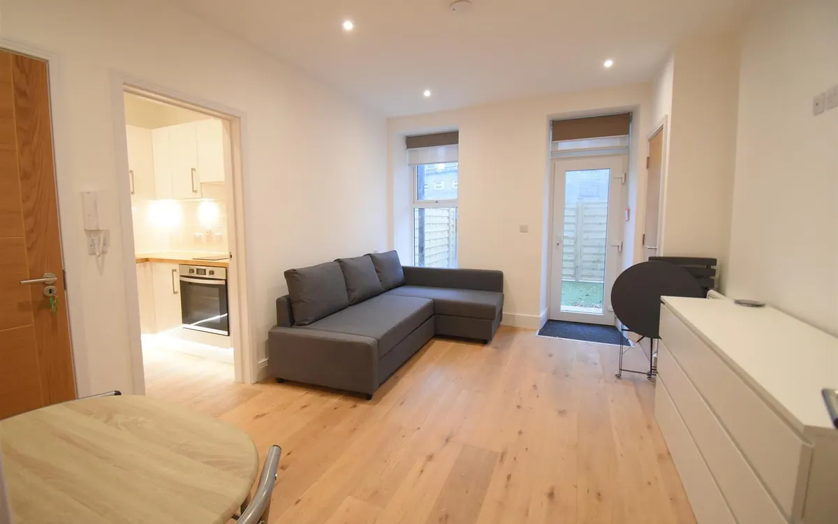 Elizabeth street st saviour 34547763 dsc 0611 copy