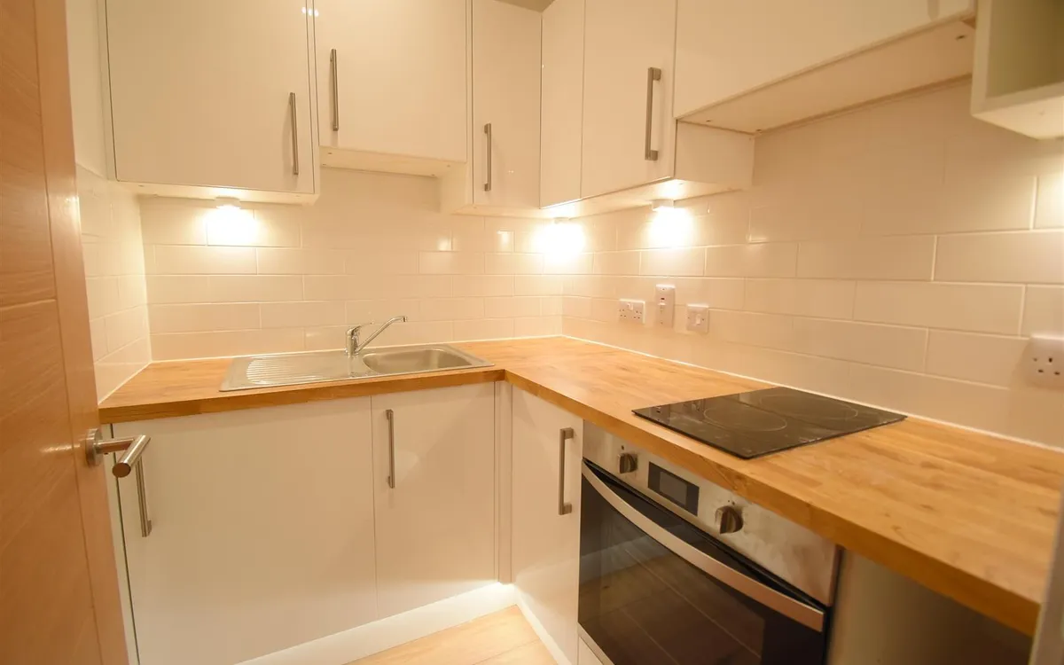 Elizabeth street st saviour 34547763 dsc 0612 copy