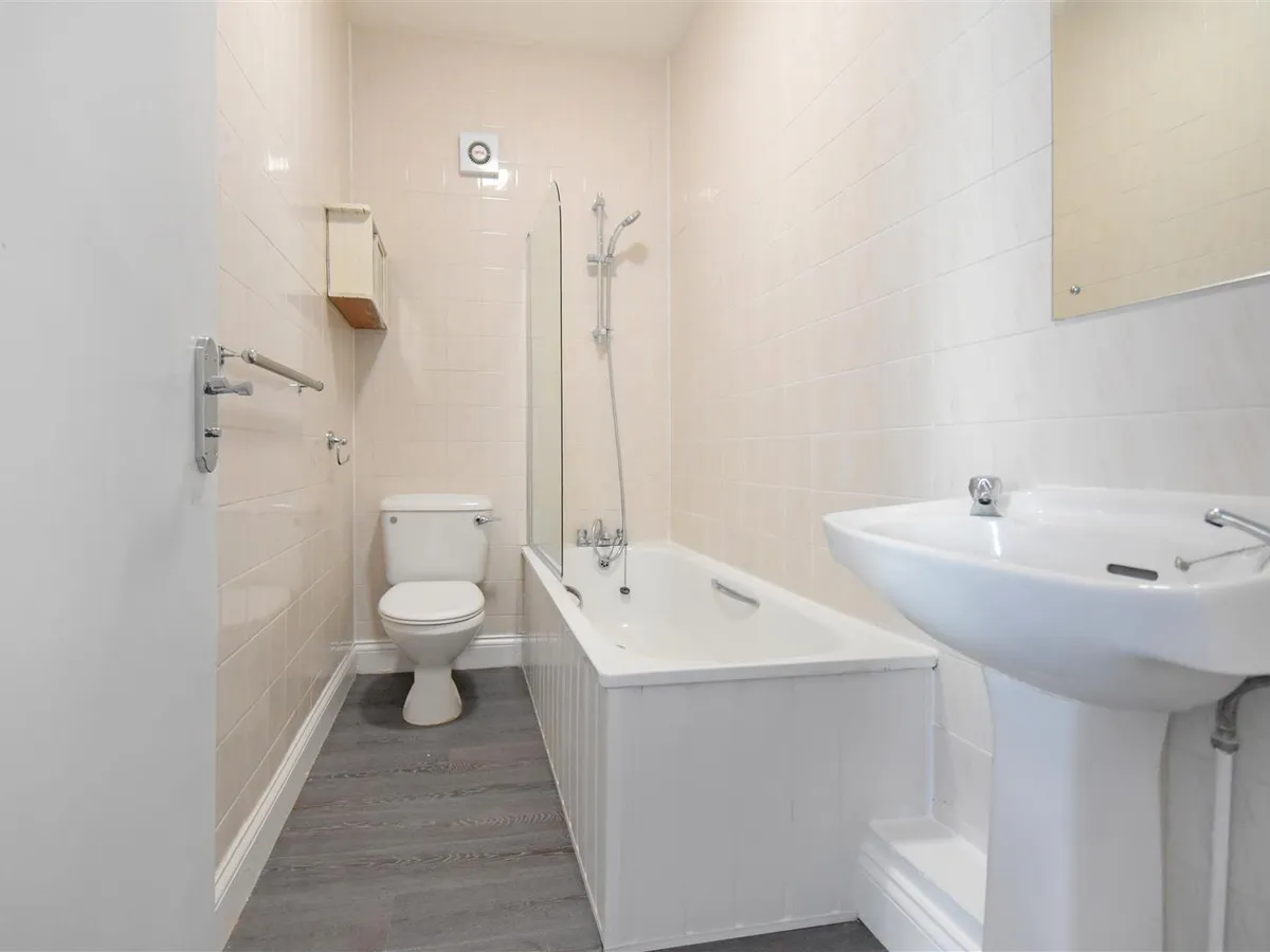 Upper clarendon road st helier 34884860 dsc 0733