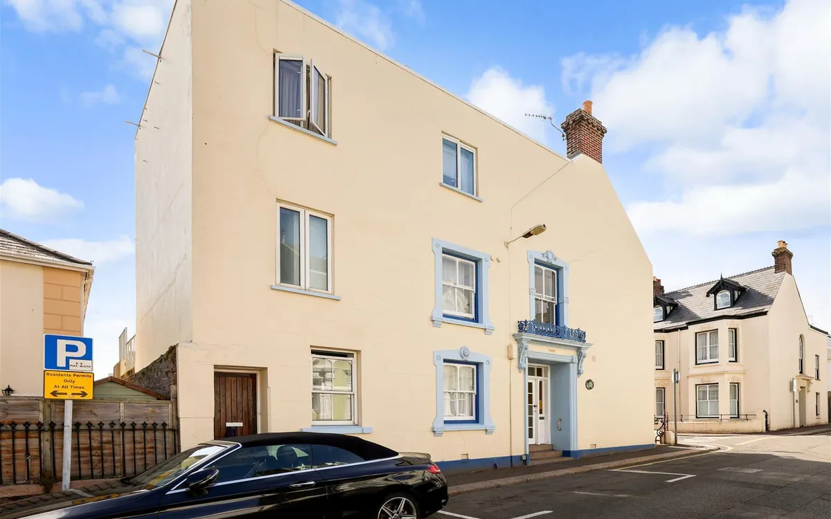 Parade road st helier 34143507 ei8 a1064