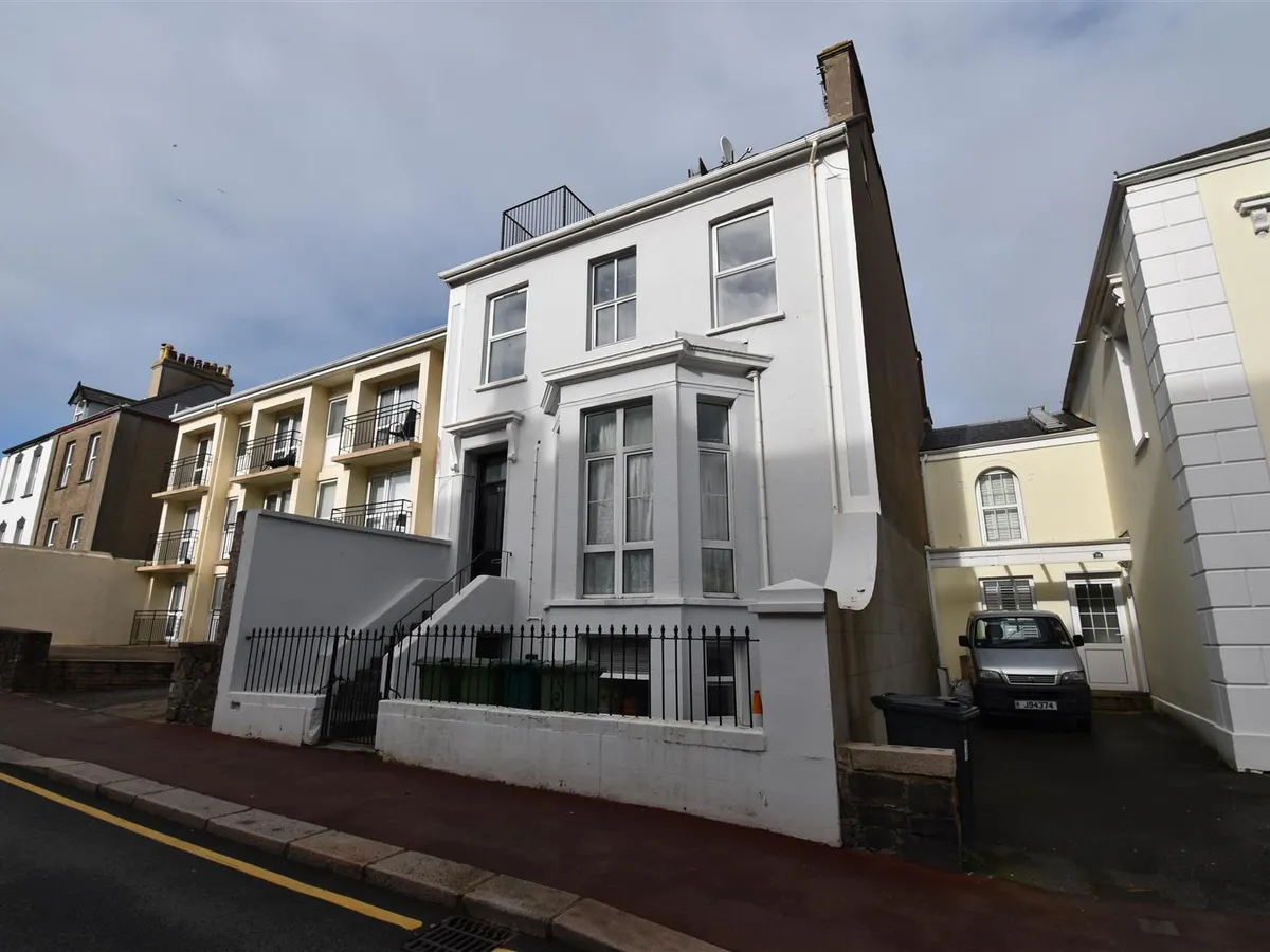 30 midvale road st helier 33734302 dsc 0486