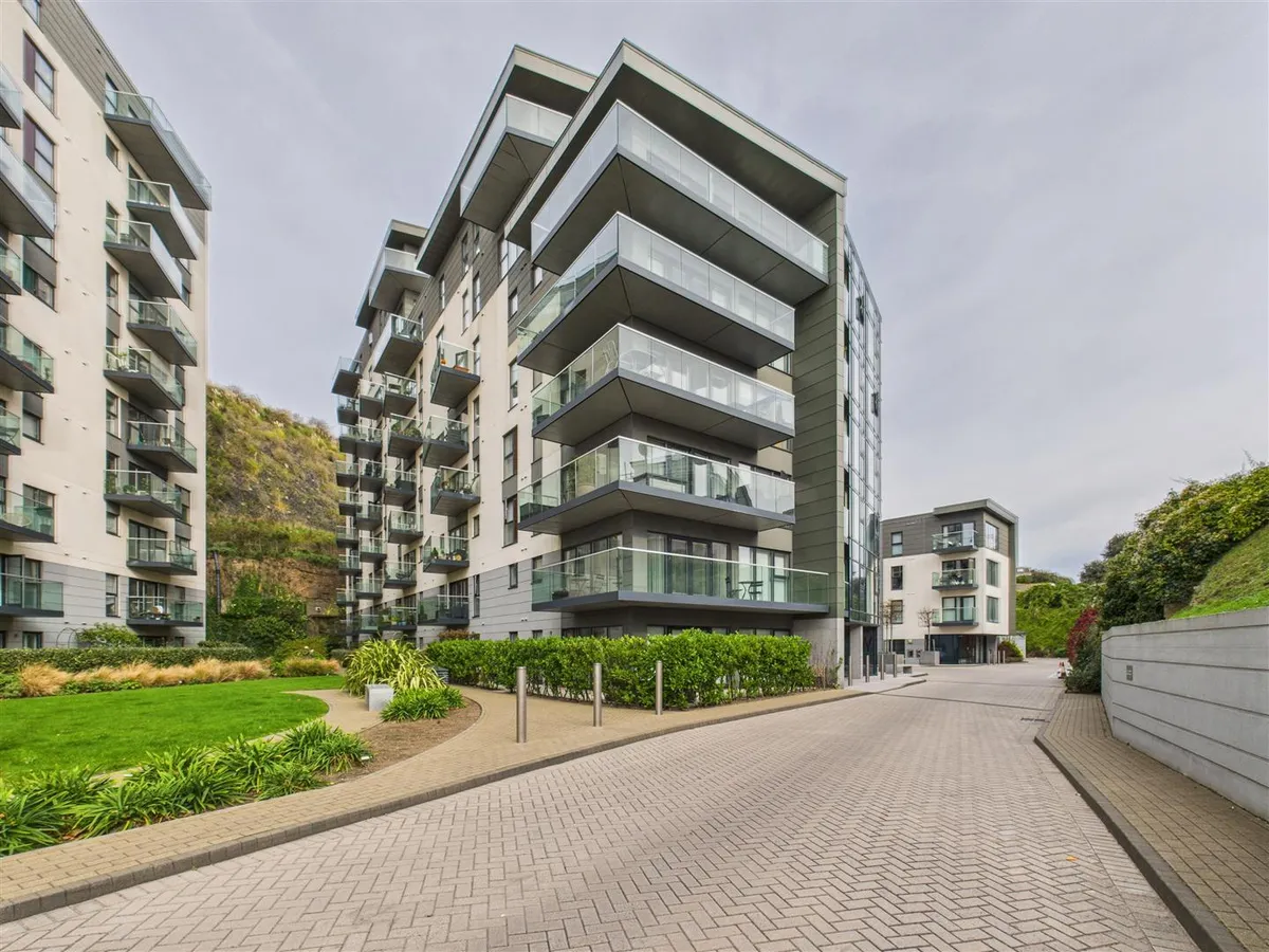Westmount road 34250952 cam05512 g0 pr0026 still004