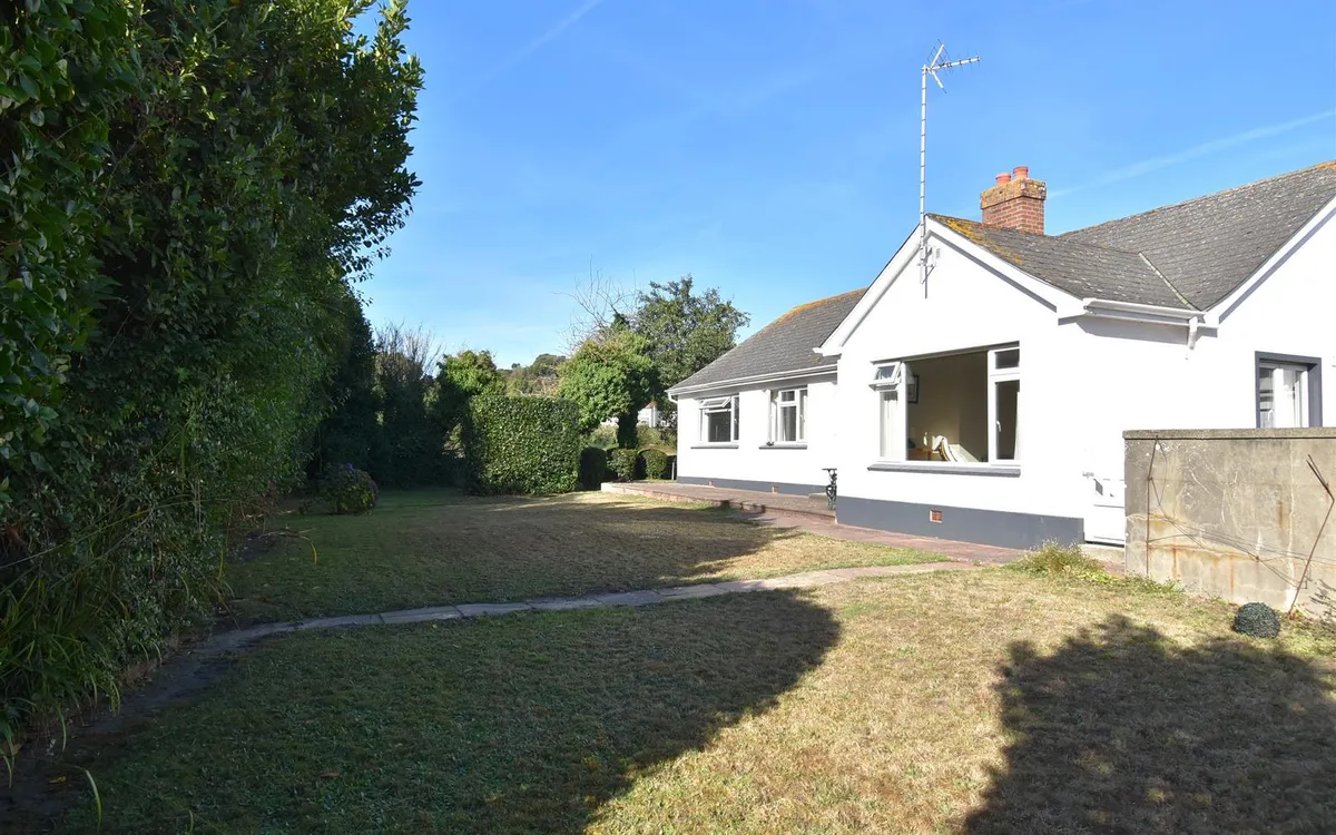 La route de beaumont st peter 34283294 dsc 1005 1