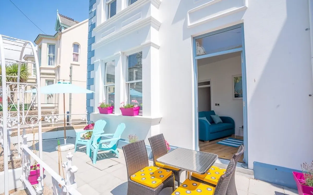 Roseville street st helier 34283525 tt