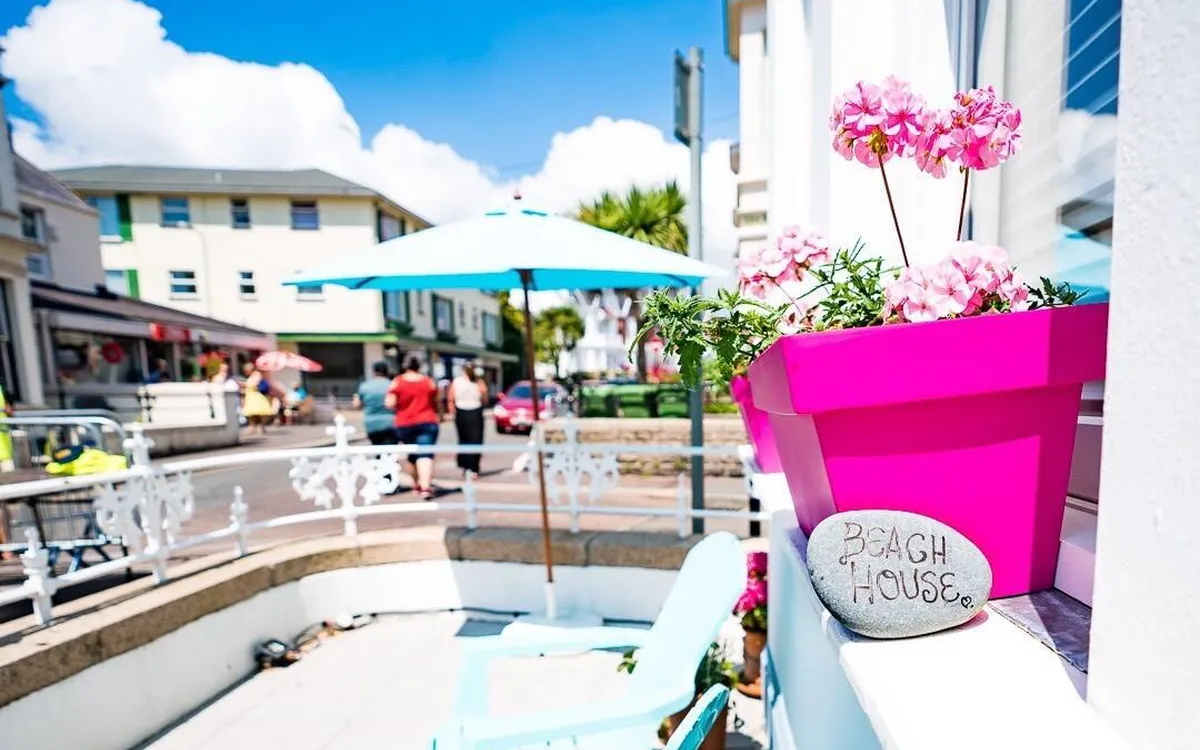 Roseville street st helier 34283525 ee