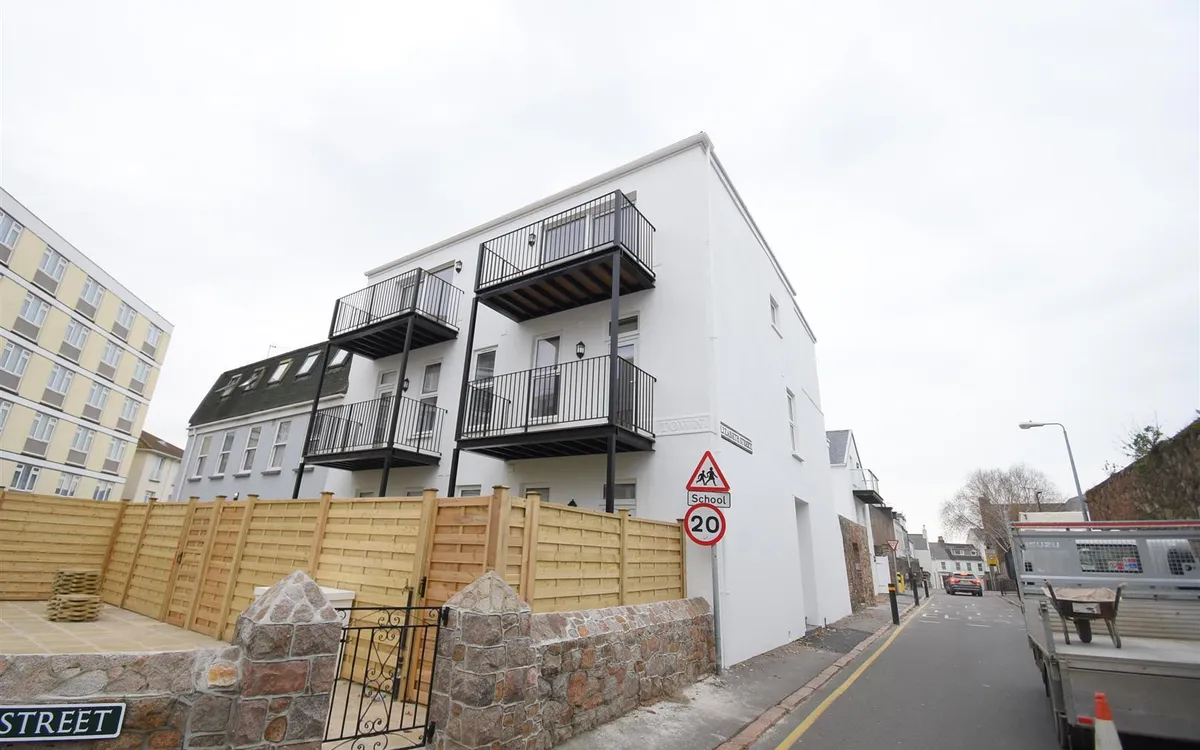 Elizabeth street st saviour 34283862 dsc 0623 copy