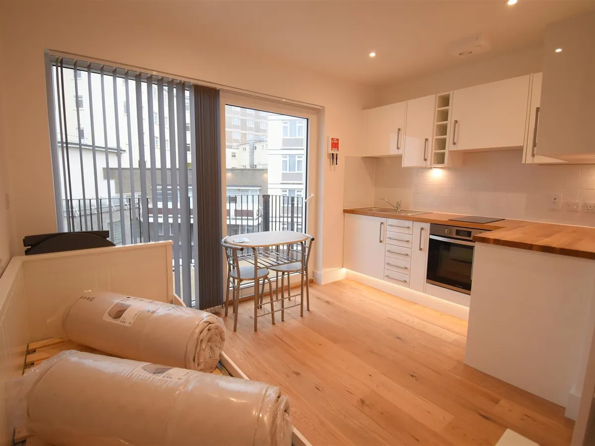 Elizabeth street st saviour 34283862 dsc 0594 copy