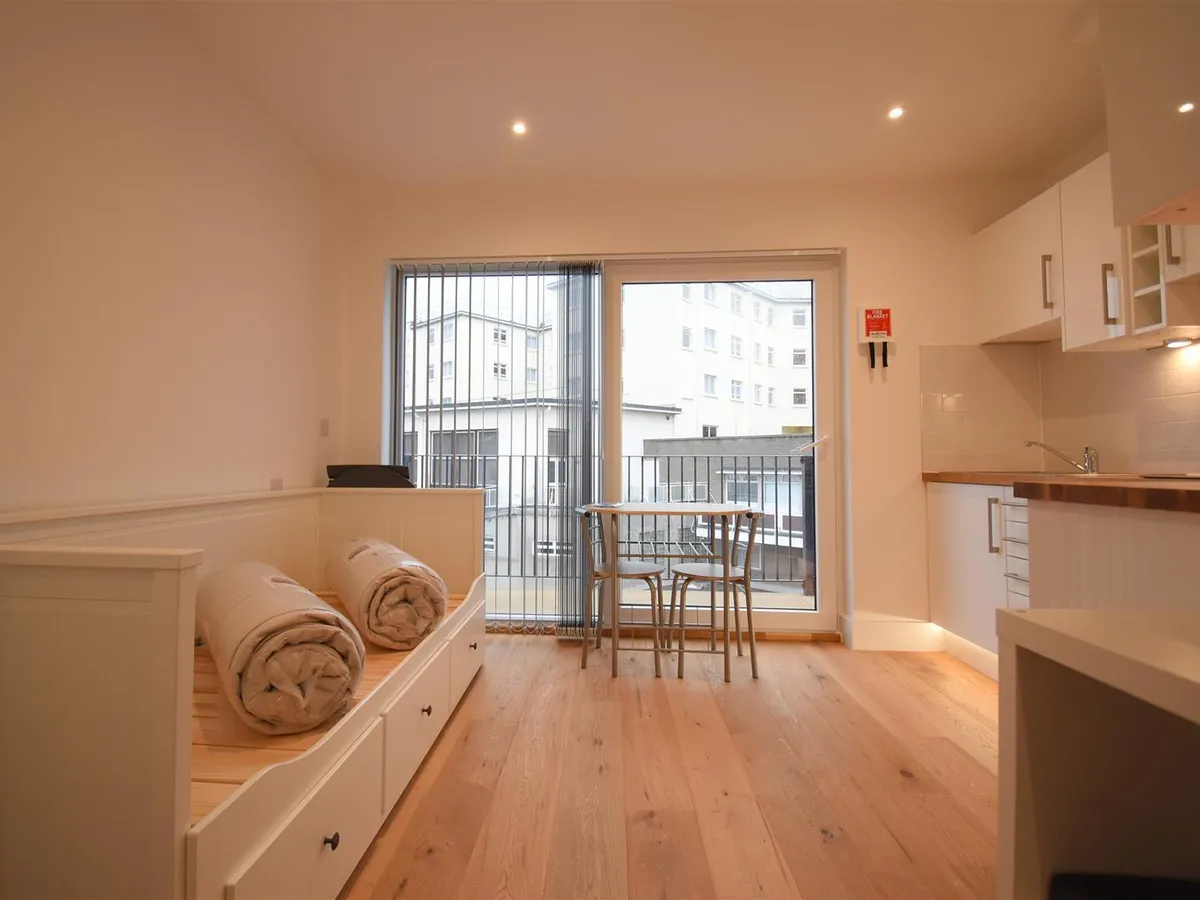 Elizabeth street st saviour 34283862 dsc 0595 copy