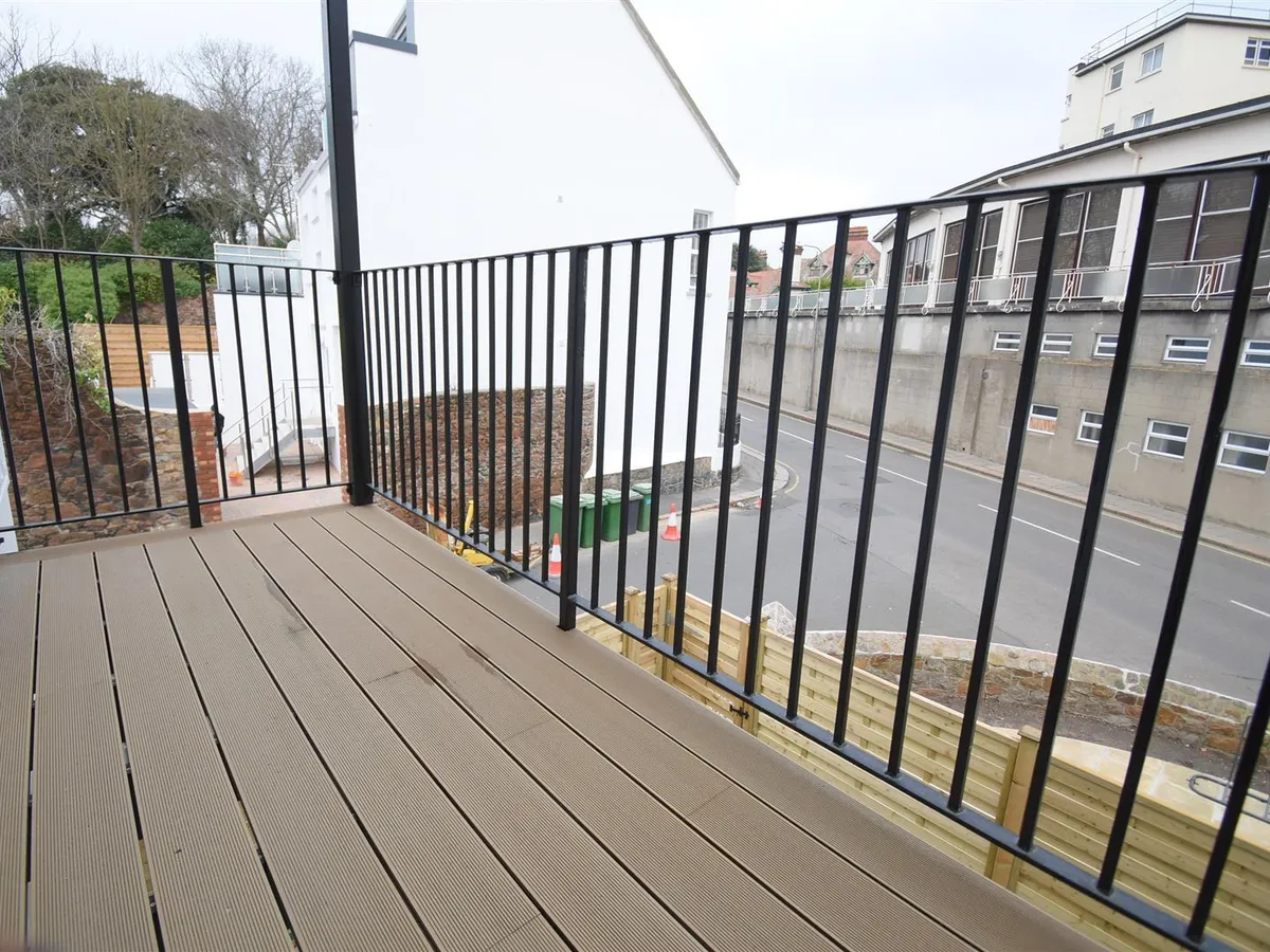 Elizabeth street st saviour 34283862 dsc 0597 copy