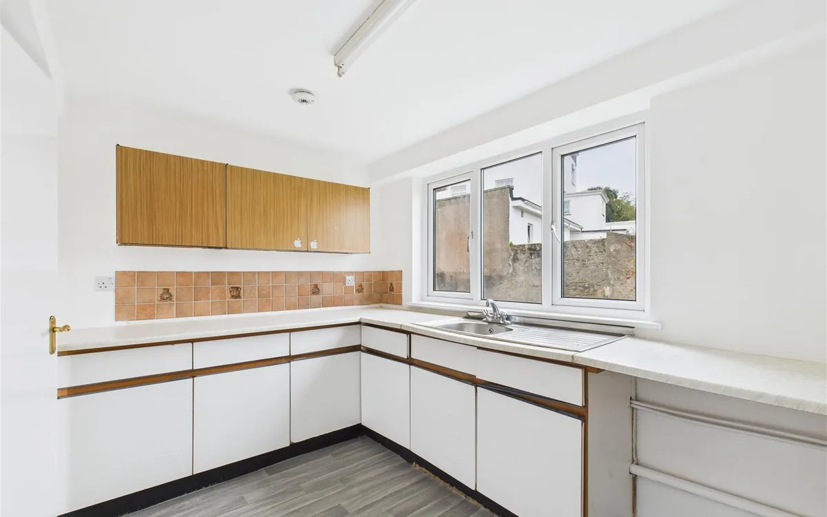 Drury lane st helier 34286887 cam05512 g0 pr0029 still004