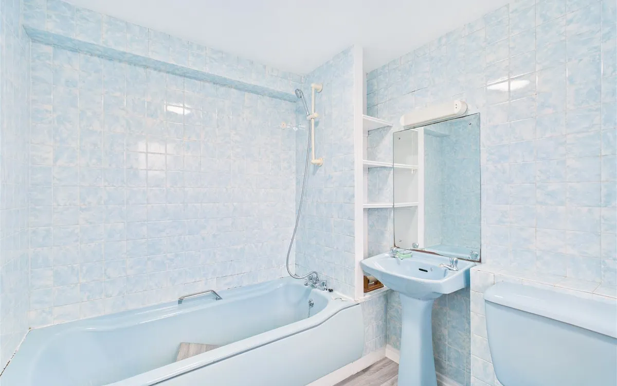 Drury lane st helier 34286887 cam05512 g0 pr0029 still007