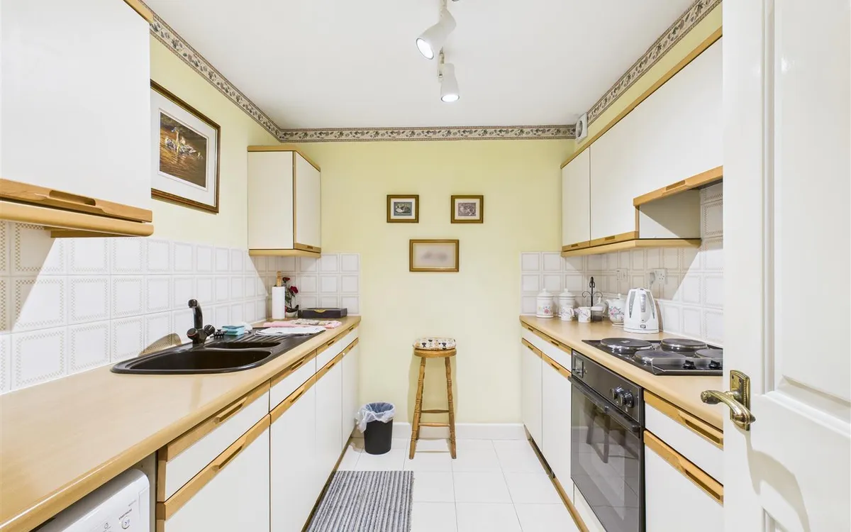 St johns road st helier 34310910 cam05512 g0 pr0031 still001