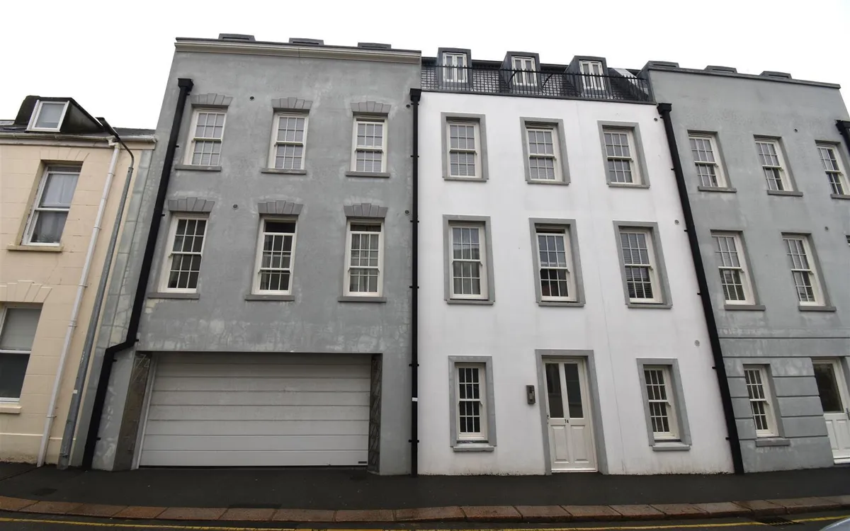 Great union road st helier 33884139 dsc 0082