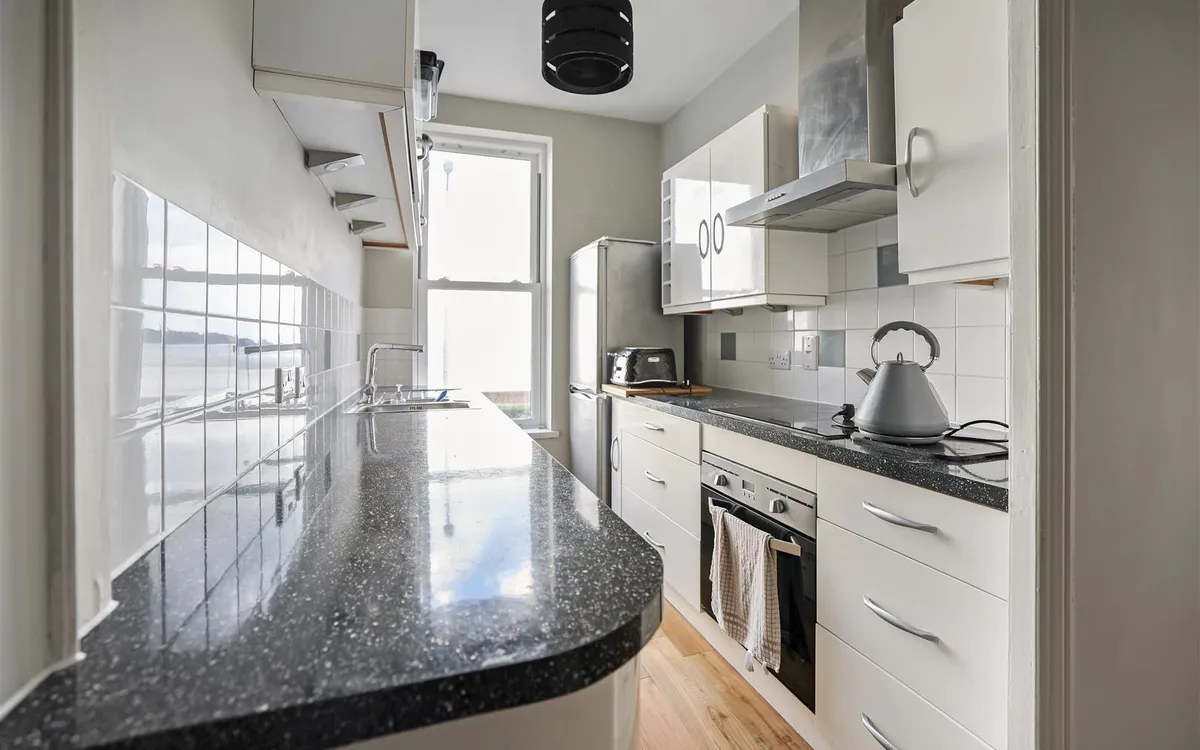 Victoria avenue st helier 34321164 ei8 a1579