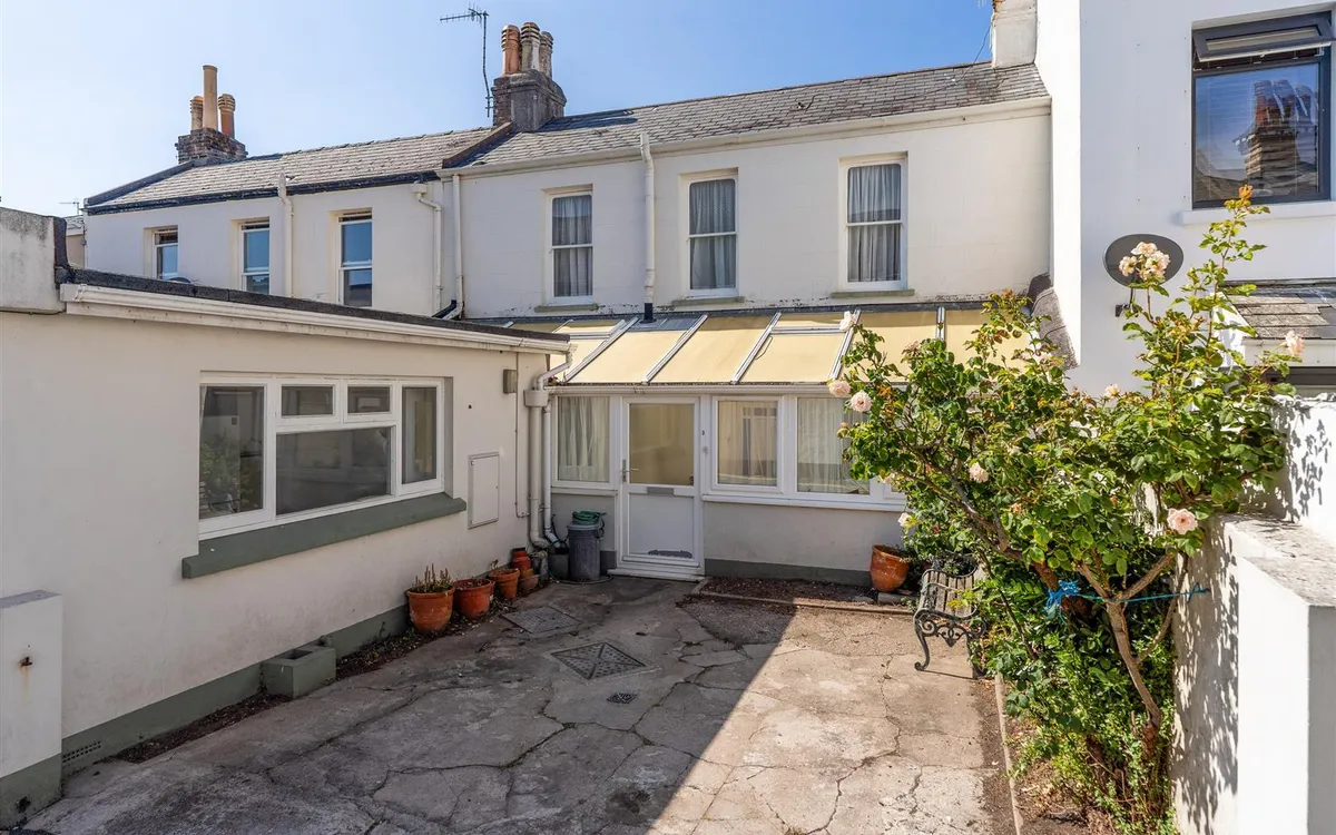 Dauvergne lane st helier 33785472 dsc00589