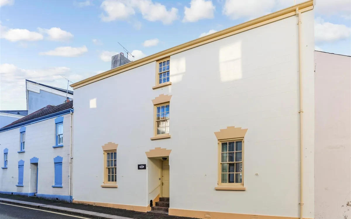 Vauxhall street st helier 34344651 ei8 a1658