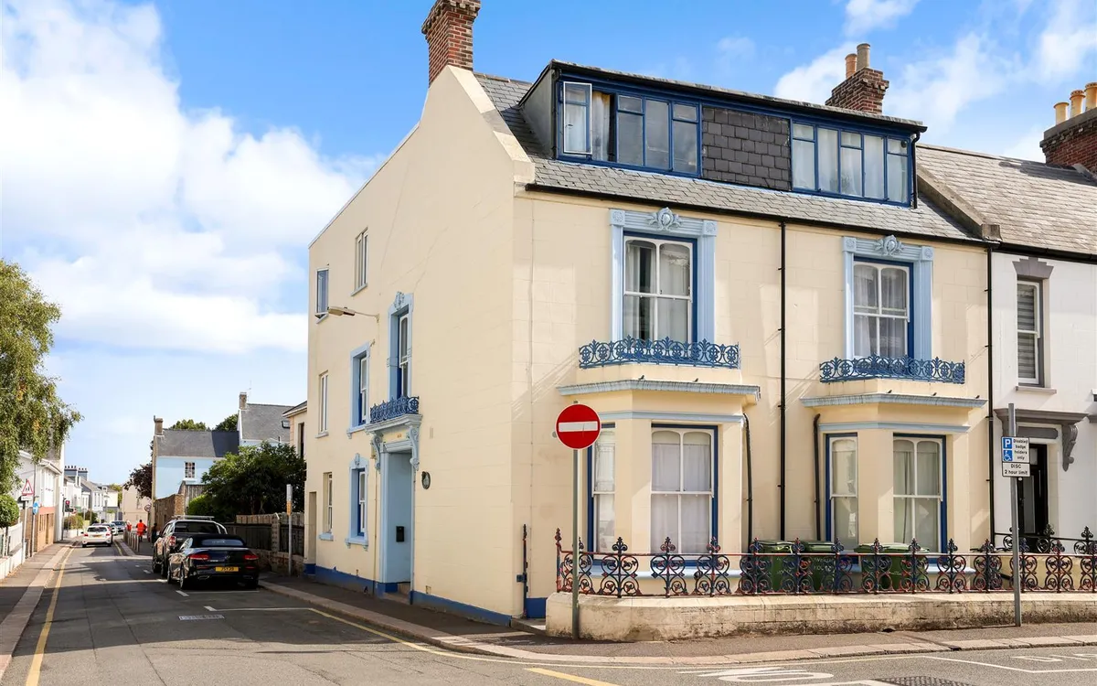 Parade road st helier 34381407 ei8 a1059