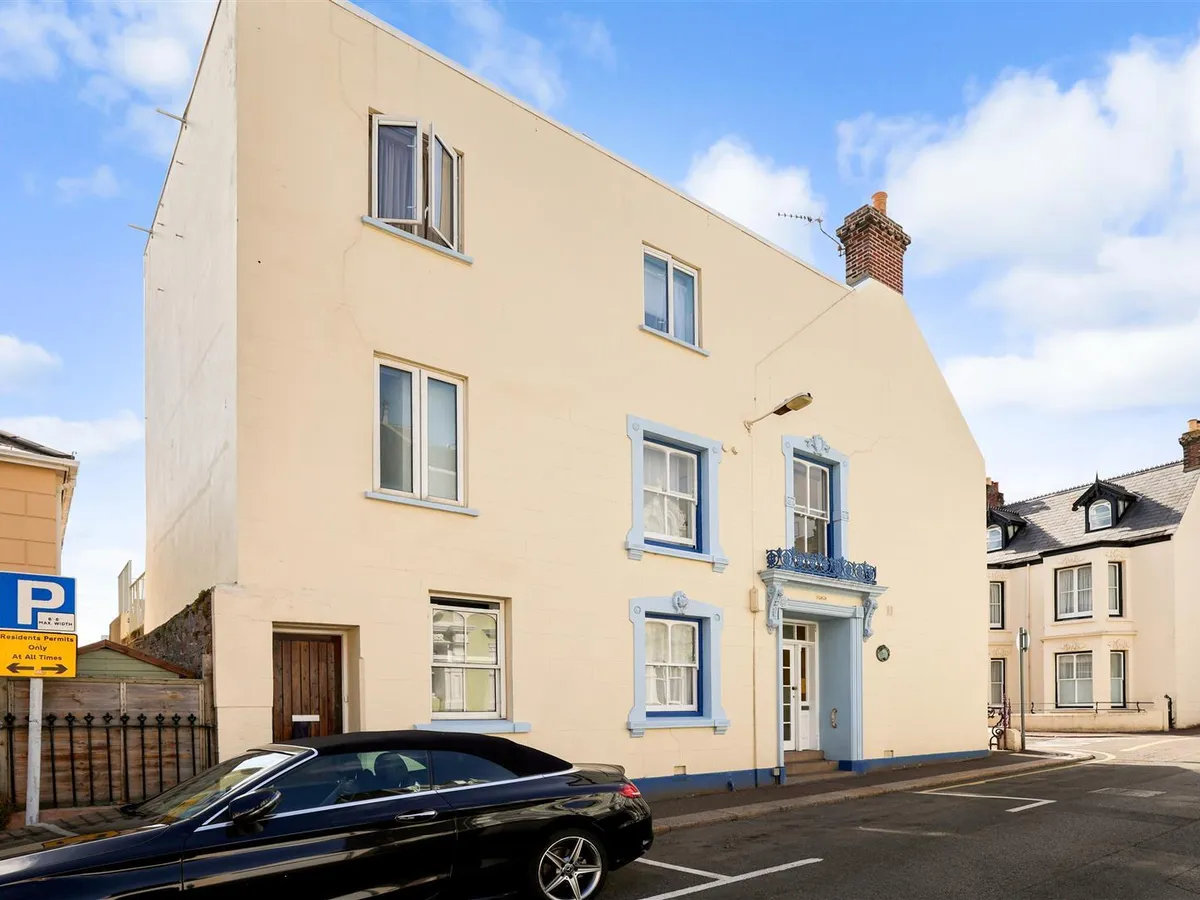 Parade road st helier 34381407 ei8 a1064