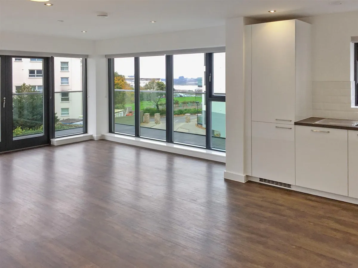 Westmount road 34250952 c302 photos