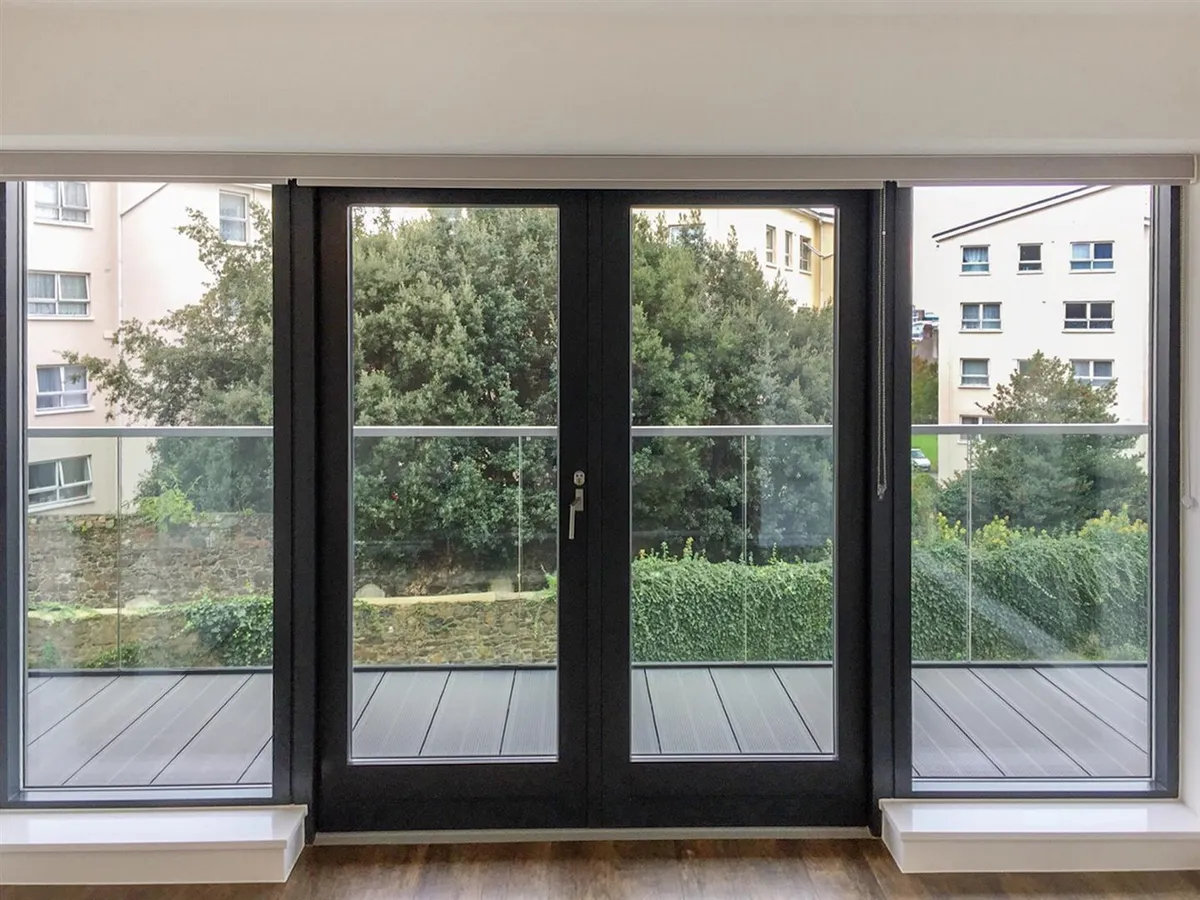 Westmount road 34250952 c302 photos3