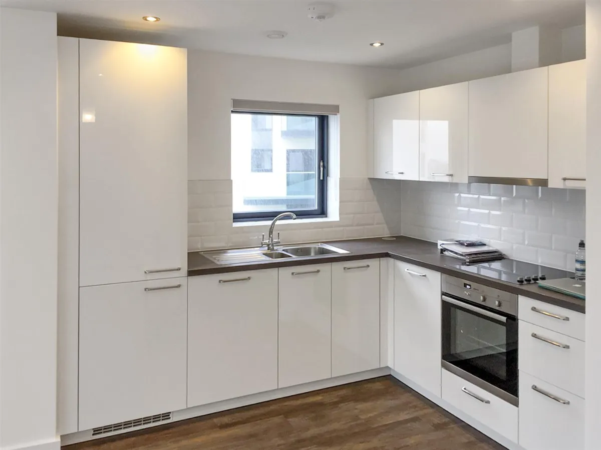 Westmount road 34250952 c302 photos4