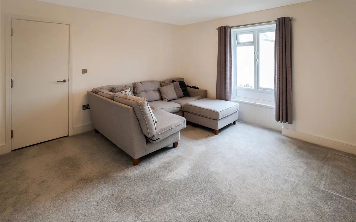 La grande route des sablons 34394302 ei8 a1704