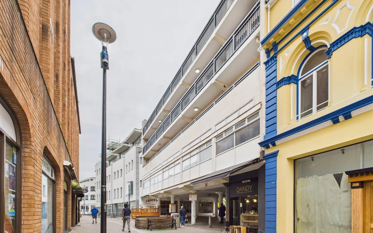 Colomberie court st helier 34441794 cam05512 g0 pr0035 still005