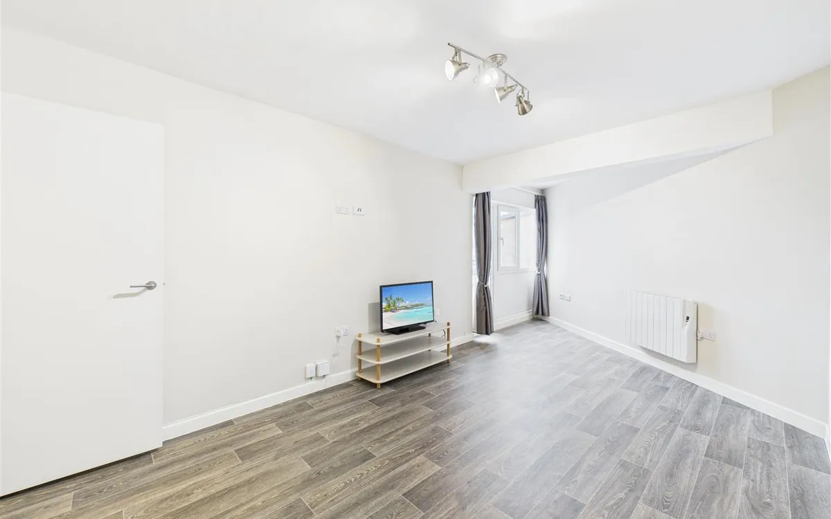 Colomberie court st helier 34441794 cam05512 g0 pr0035 still017