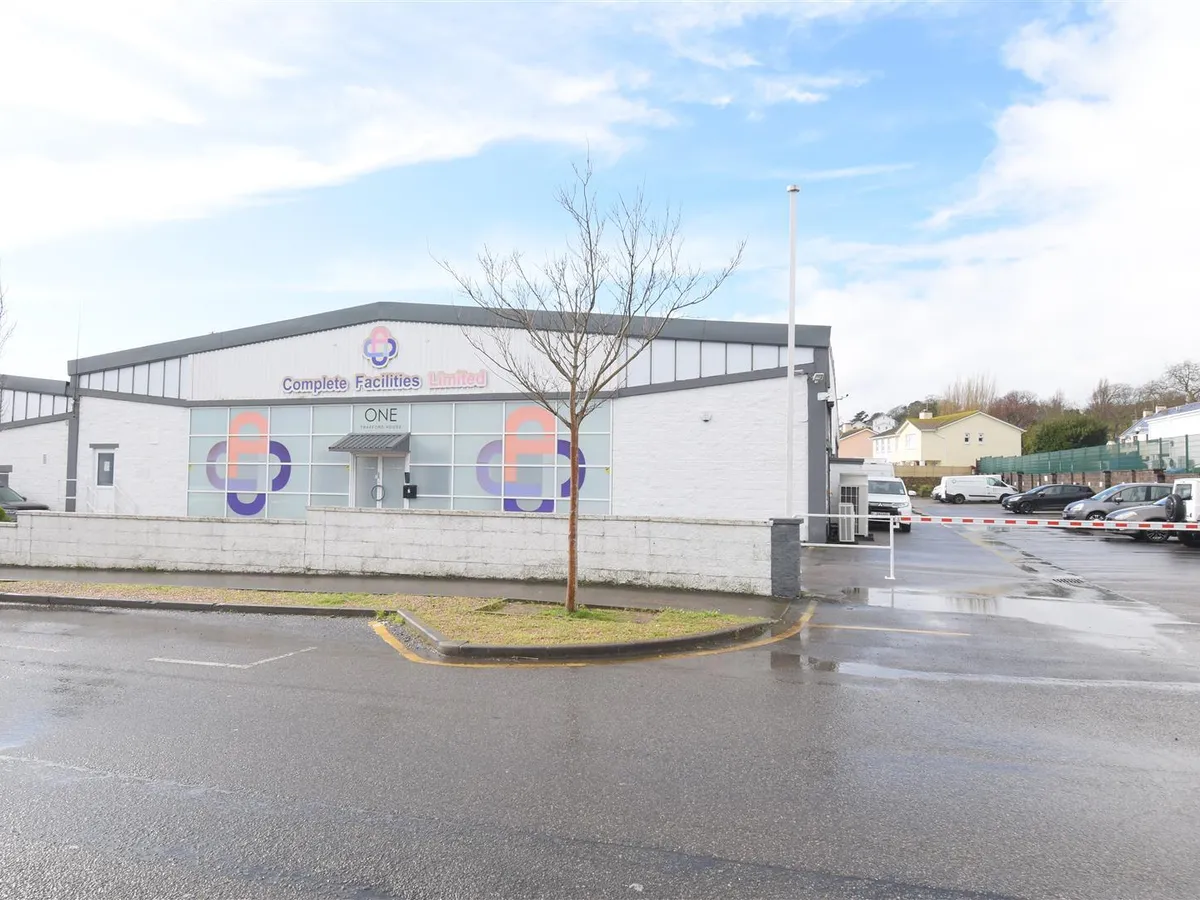 L avenue la bas 32940386 dsc 0327