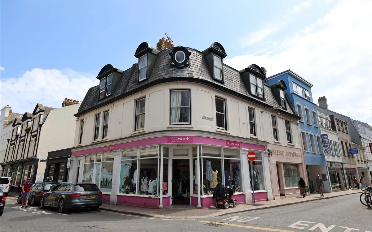 Don street st helier 33736255 ei8 a0650