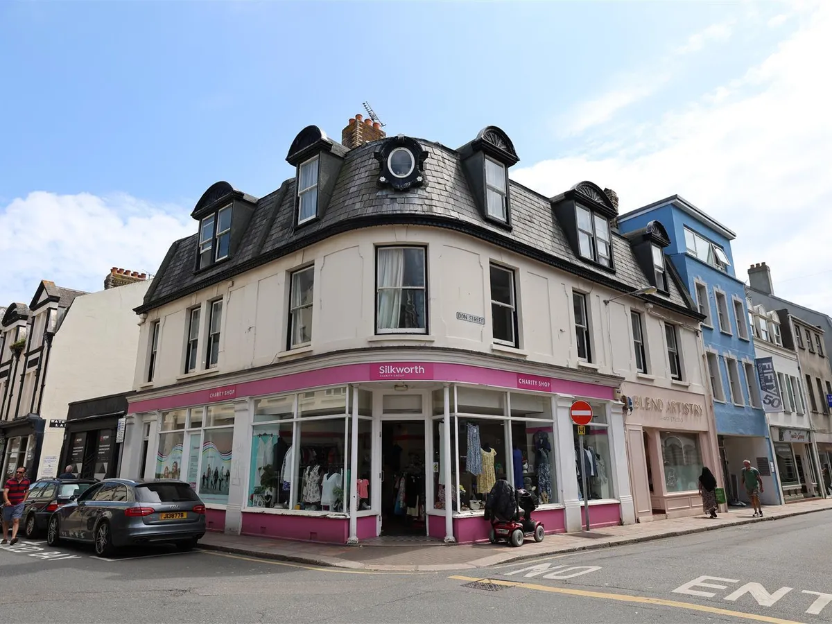 Don street st helier 33736255 ei8 a0650