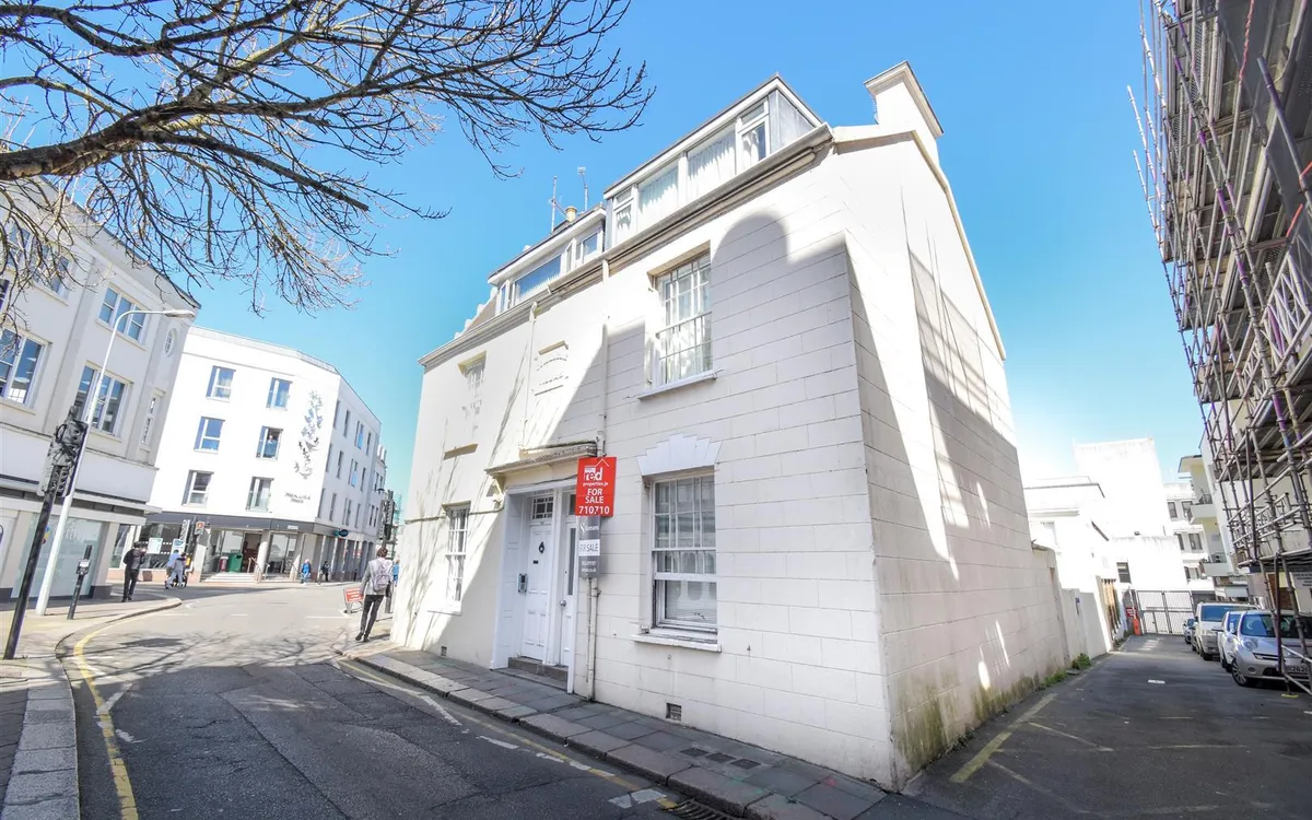 La colomberie st helier jersey 33889091 dsc 0927