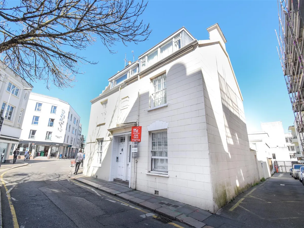 La colomberie st helier jersey 33889091 dsc 0927