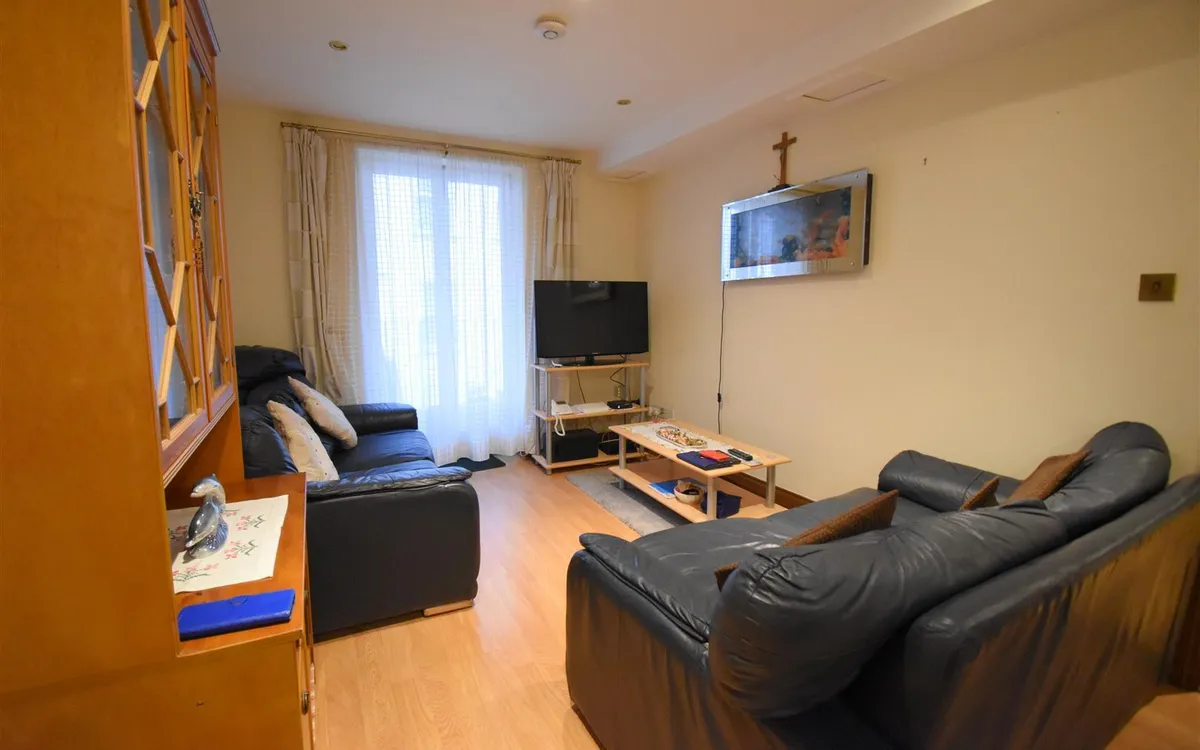 Kensington place st helier 32824148 dsc 0363